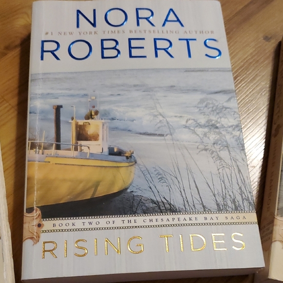 🎈Nora Roberts Paperback Book Set🎈 - Picture 3 of 4